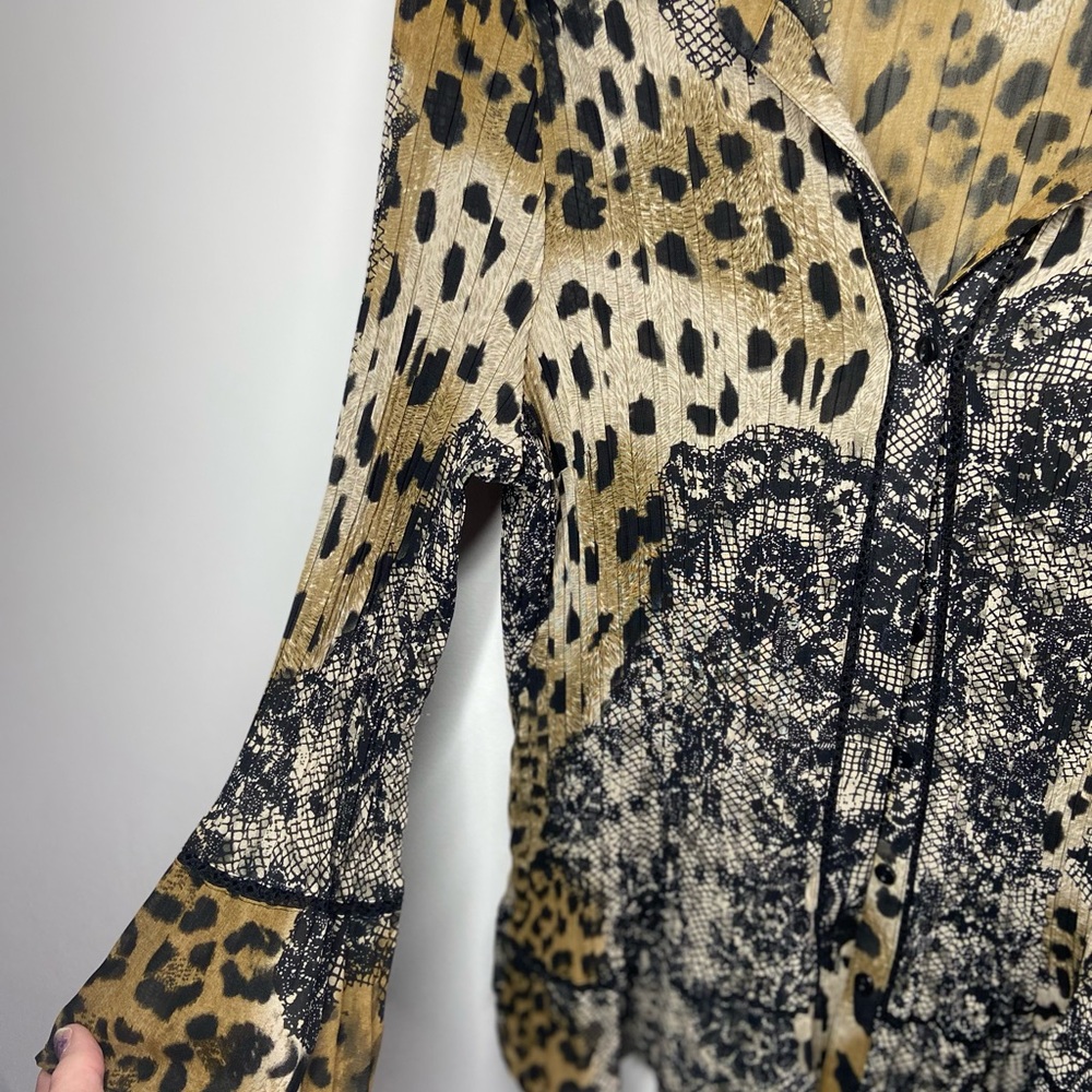 Tan and Black 3/4 Sleeve Buttoned Blouse with Notched Collar - Picture 2 of 9